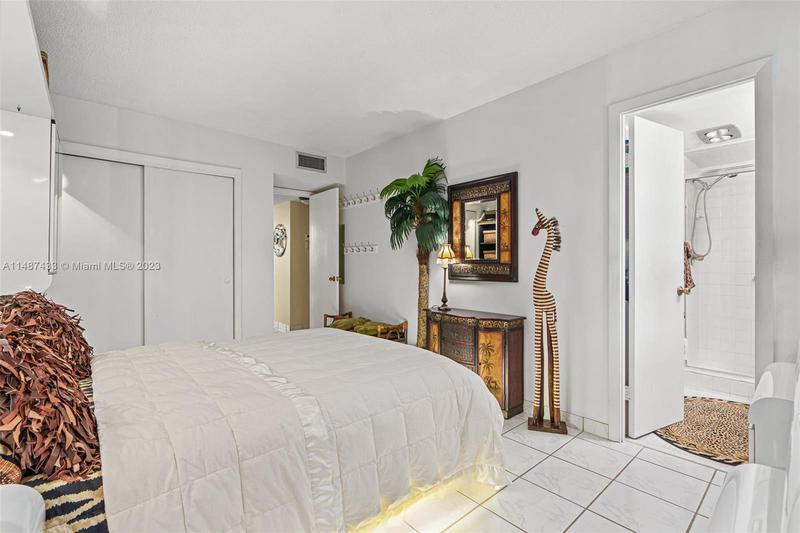 Image for property 1750 Jefferson St 308, Hollywood, FL 33020