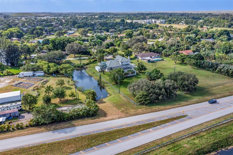 Image for property 20401 48th Pl, Southwest Ranches, FL 33332