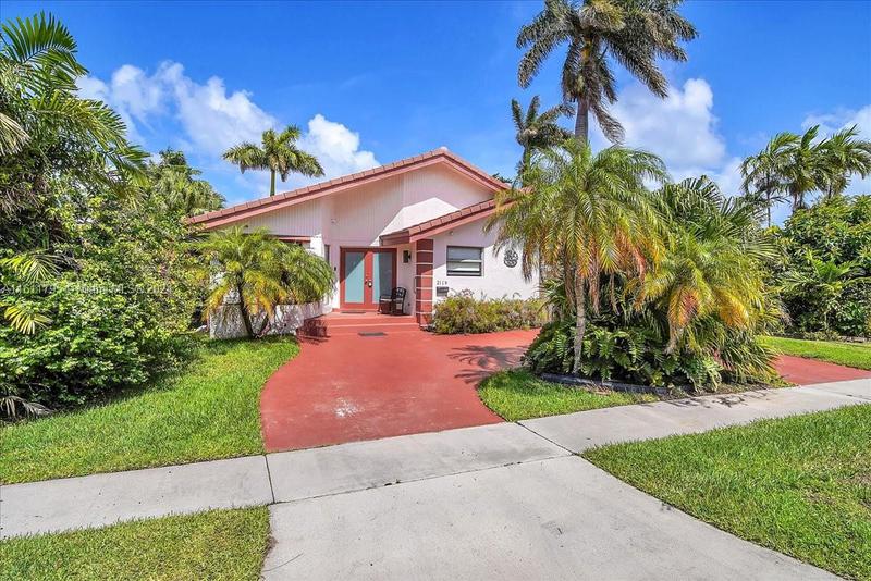 Image for property 2119 14th Ter, Hollywood, FL 33020
