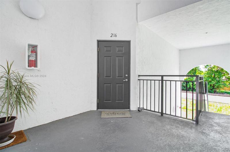 Image for property 15540 136 St 4-216, Miami, FL 33196