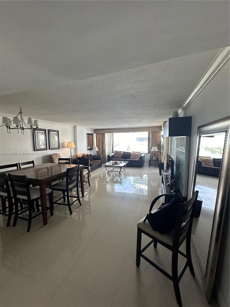 Image for property 5225 Collins Ave 1518, Miami Beach, FL 33140