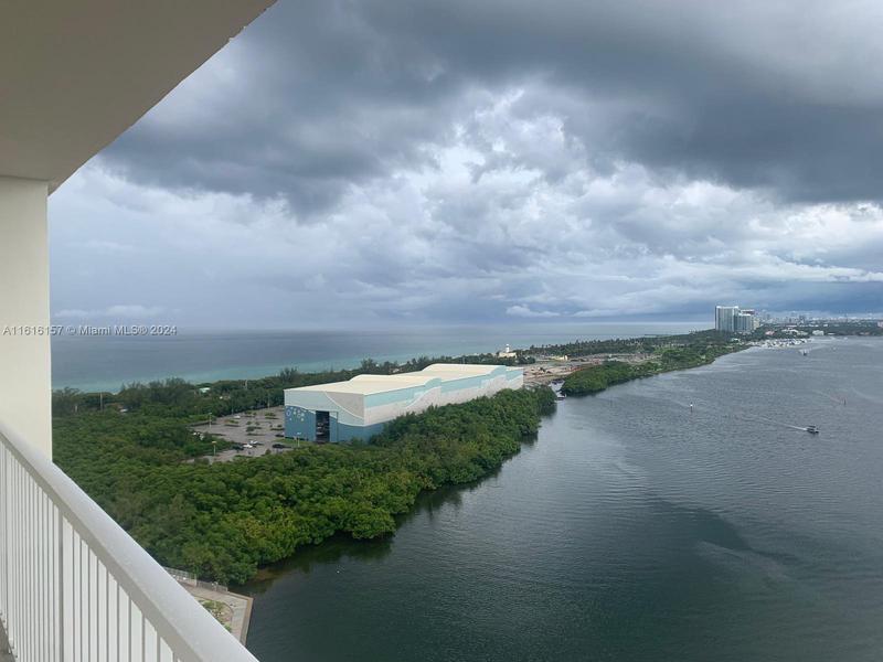 Image for property 300 Bayview Dr PH-06, Sunny Isles Beach, FL 33160