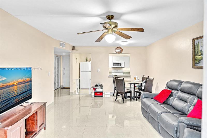 Image for property 4127 88th Ave 102, Coral Springs, FL 33065