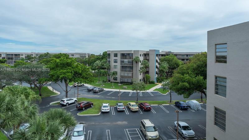 Image for property 900 Colony Point Cir 510, Pembroke Pines, FL 33026