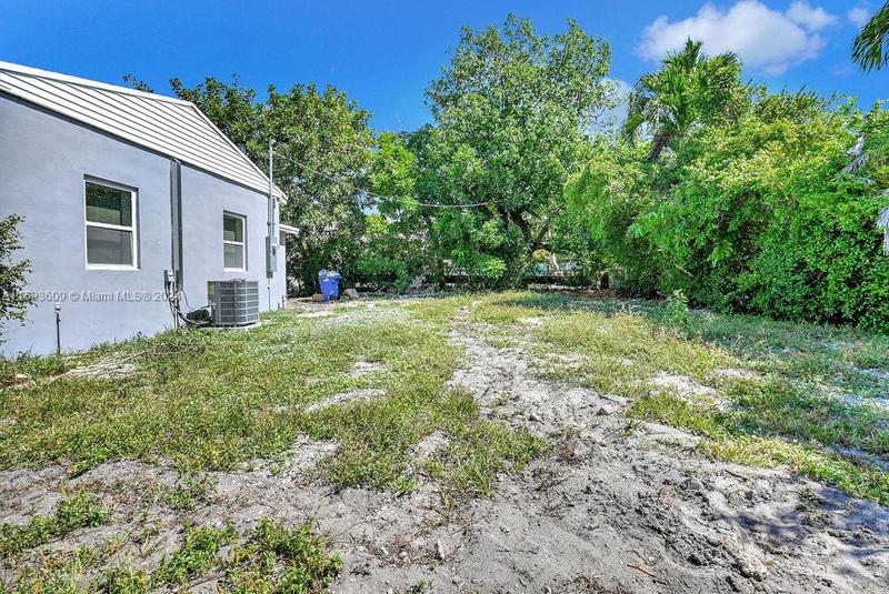 Image for property 17961 2nd Pl, Miami Gardens, FL 33169