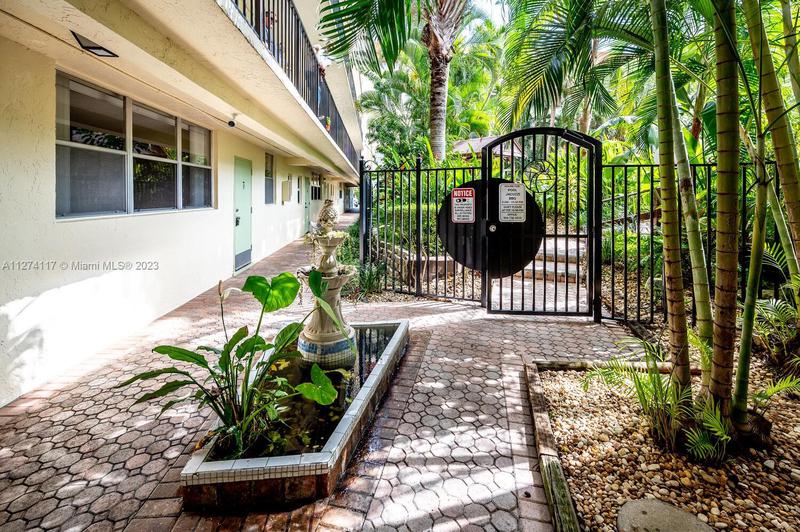 Image for property 5300 24th Ter 121C, Fort Lauderdale, FL 33308