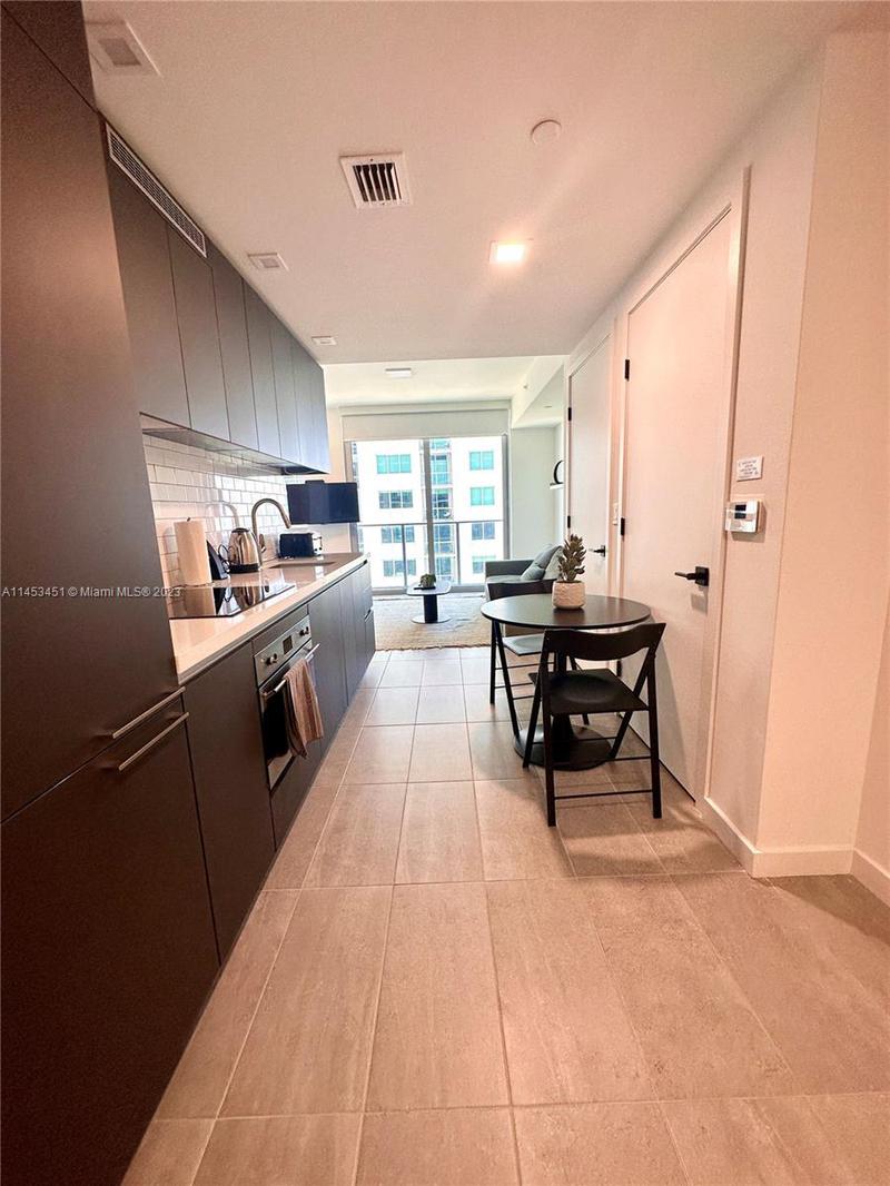 Image for property 227 2nd St 2113, Miami, FL 33132