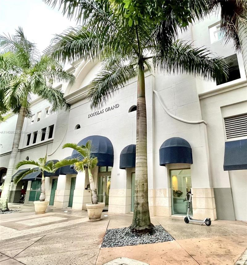 Image for property 50 Menores Ave 408, Coral Gables, FL 33134