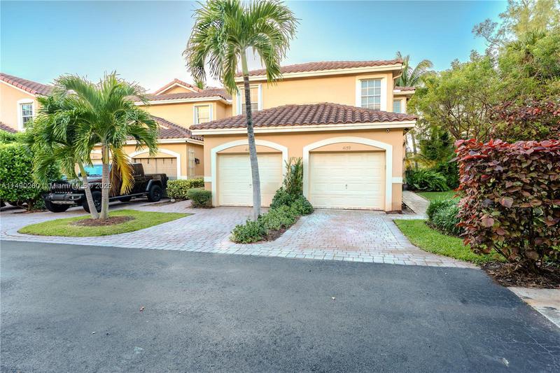 Image for property 4159 Crystal Lake Dr, Deerfield Beach, FL 33064