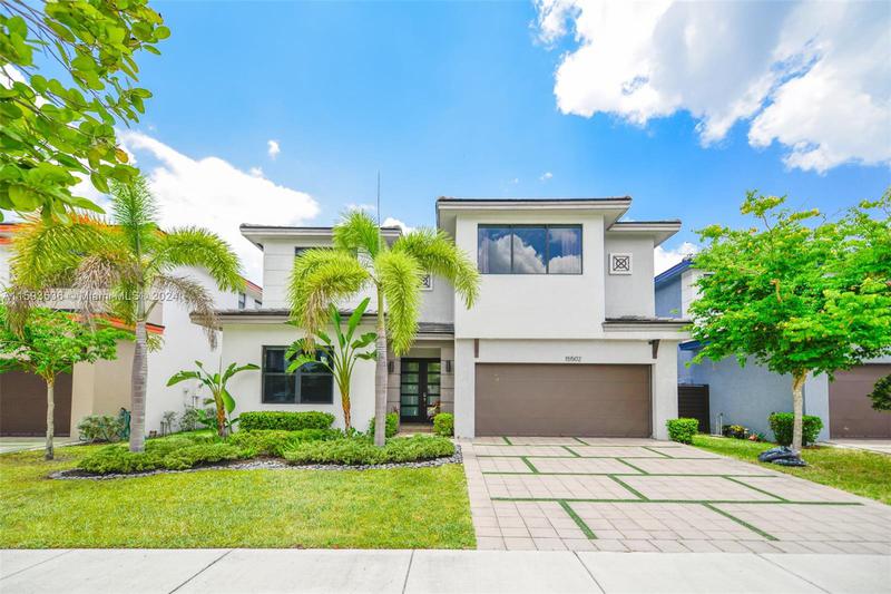 Image for property 15502 88th Ct, Miami Lakes, FL 33018