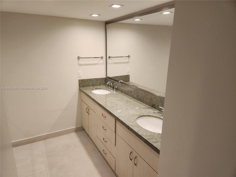 Image for property 4000 Towerside Ter 1911, Miami, FL 33138