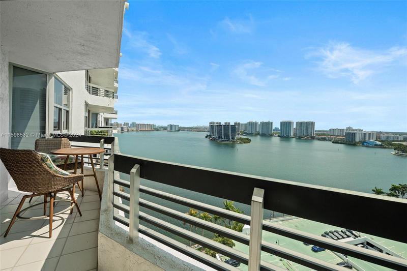 Image for property 19101 Mystic Pointe Dr 2003, Aventura, FL 33180