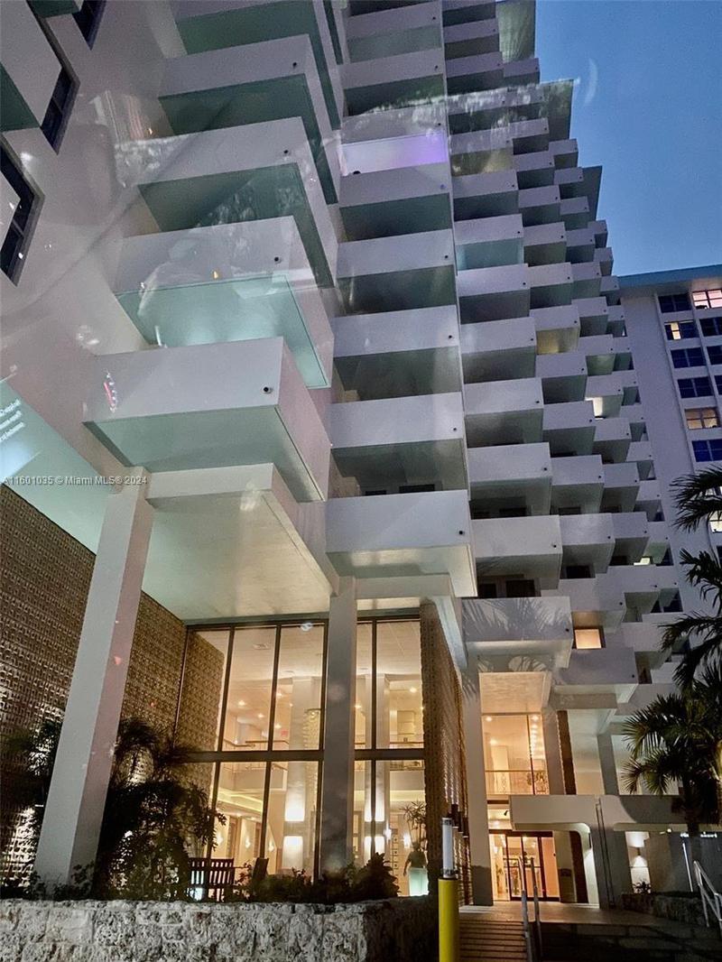 Image for property 2899 Collins Ave 740, Miami Beach, FL 33140