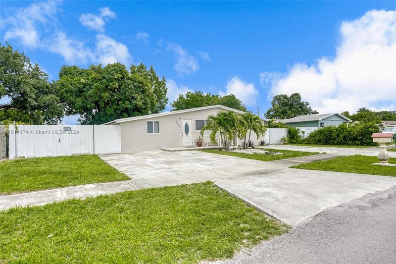 Image for property 4321 186th St, Miami Gardens, FL 33055