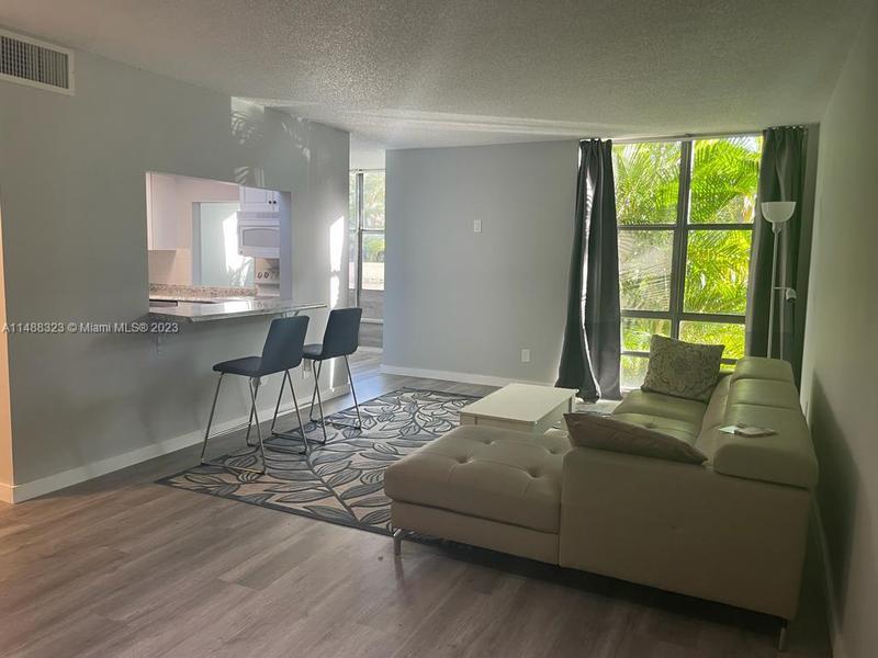 Image for property 210 172nd St 128, Sunny Isles Beach, FL 33160