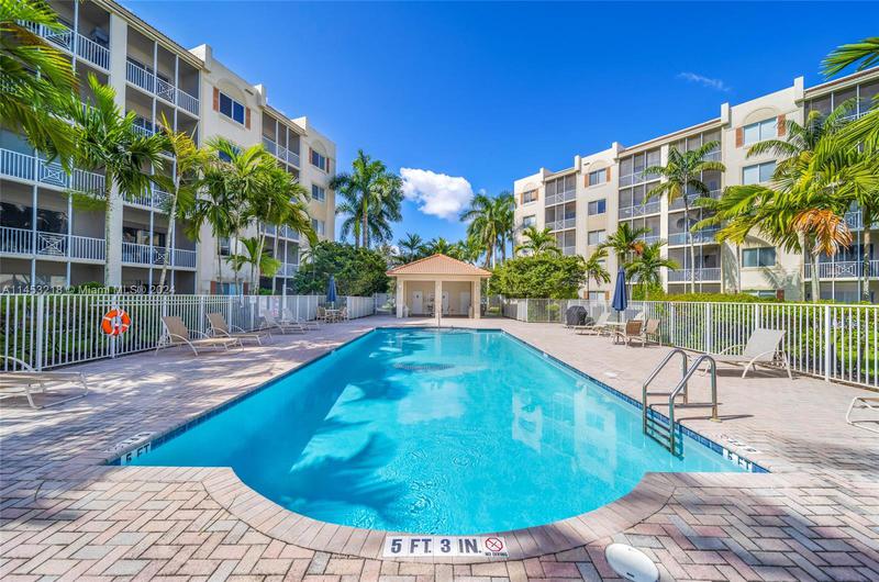 Image for property 3600 Oaks Clubhouse Dr 501, Pompano Beach, FL 33069