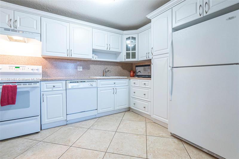 Image for property 1811 Jefferson St 810, Hollywood, FL 33020