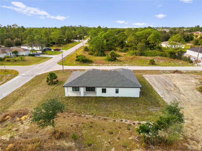 Image for property 1900 Crawford Ave, Lehigh Acres, FL 33971