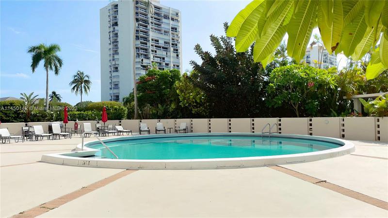 Image for property 2425 Presidential Way 704, West Palm Beach, FL 33401