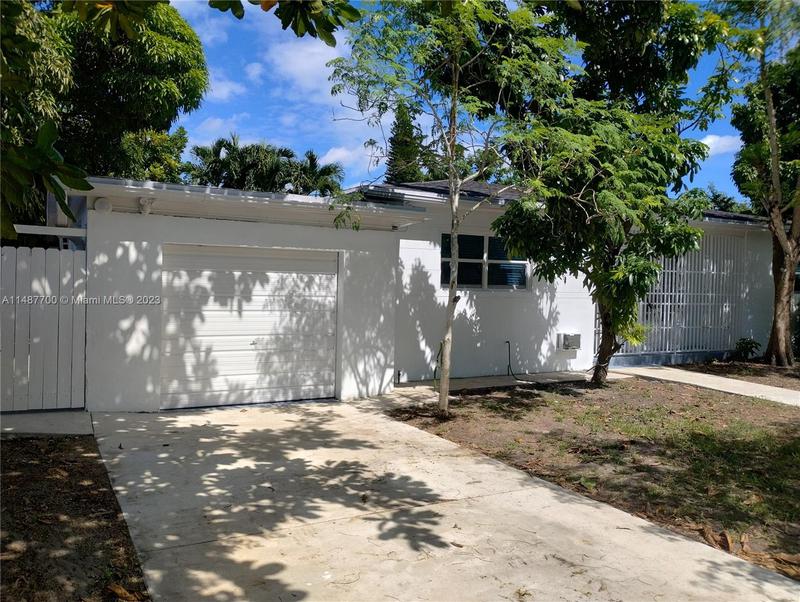 Image for property 535 158th St, Miami, FL 33162