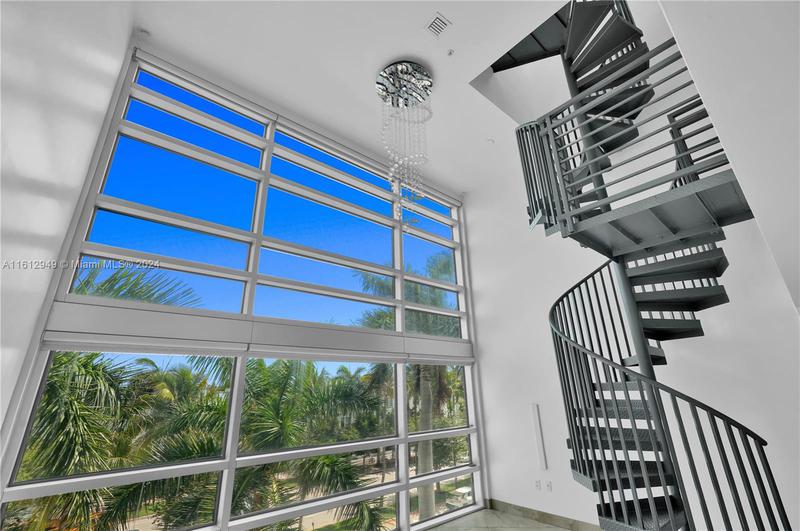 Image for property 421 Meridian Ave 16, Miami Beach, FL 33139