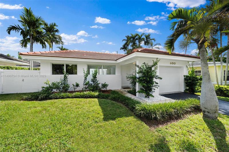 Image for property 600 Cadagua Ave, Coral Gables, FL 33146