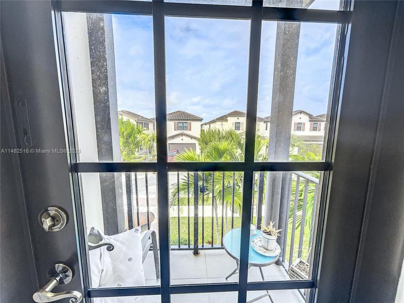 Image for property 3262 96th Pl, Hialeah, FL 33018