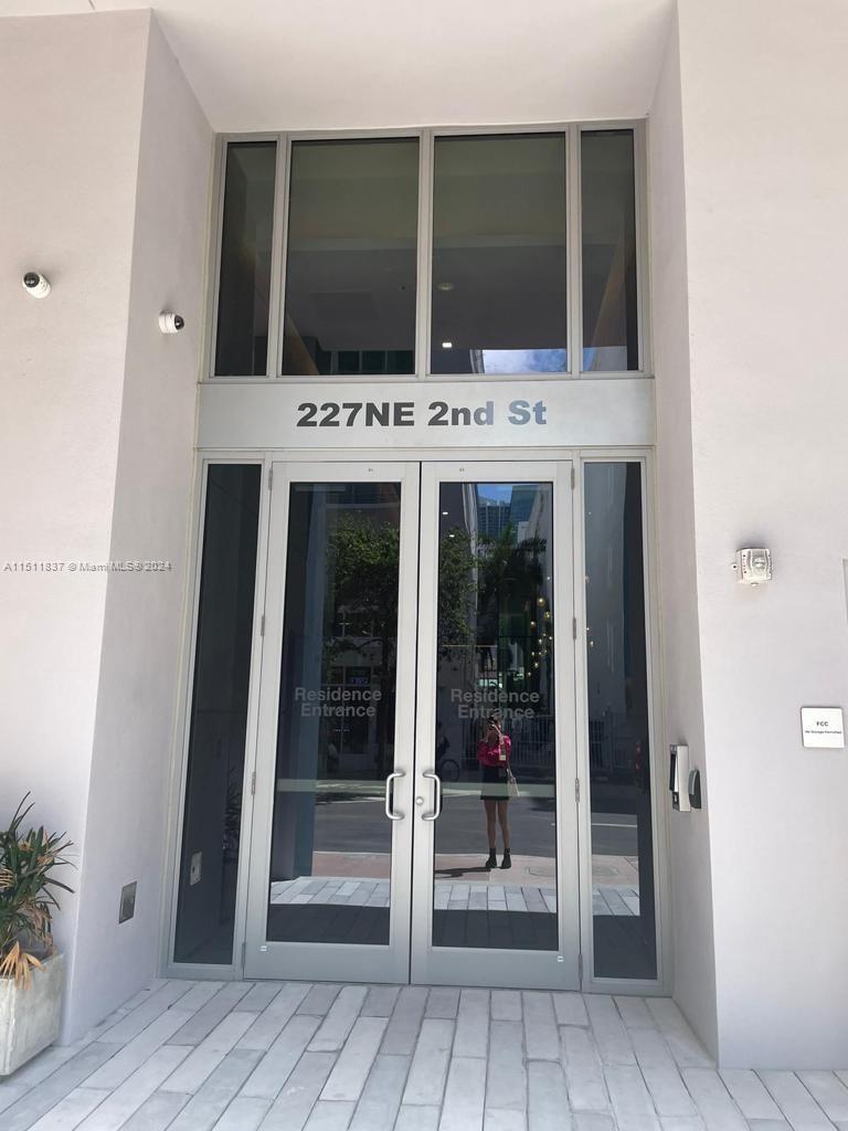 Image for property 227 2nd St 1613, Miami, FL 33132