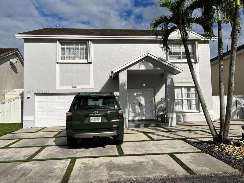 Image for property 18781 78th Pl, Hialeah, FL 33015