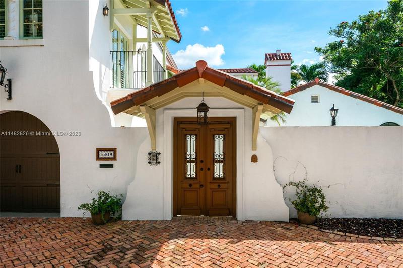 Image for property 5309 Alhambra Cir, Coral Gables, FL 33146