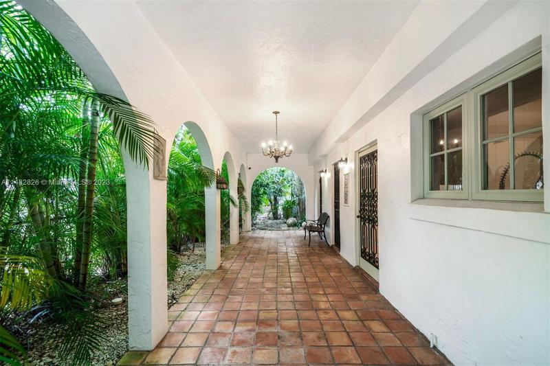 Image for property 5309 Alhambra Cir, Coral Gables, FL 33146