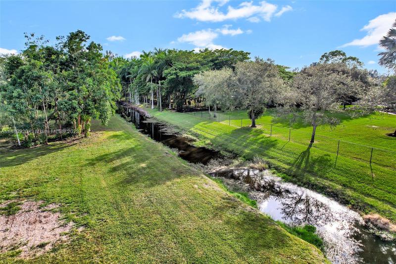 Image for property 18090 52nd Ct, Southwest Ranches, FL 33331