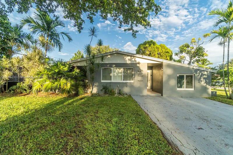 Image for property 201 68th Way, Hollywood, FL 33024