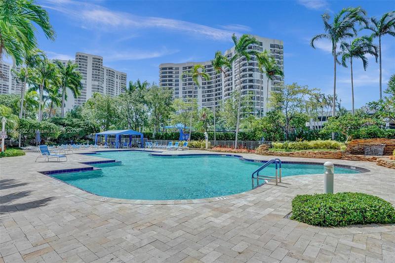 Image for property 3500 Mystic Pointe Dr 308, Aventura, FL 33180