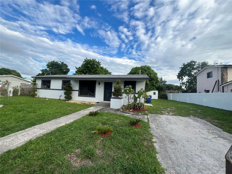 Image for property 3372 182nd St, Miami Gardens, FL 33056