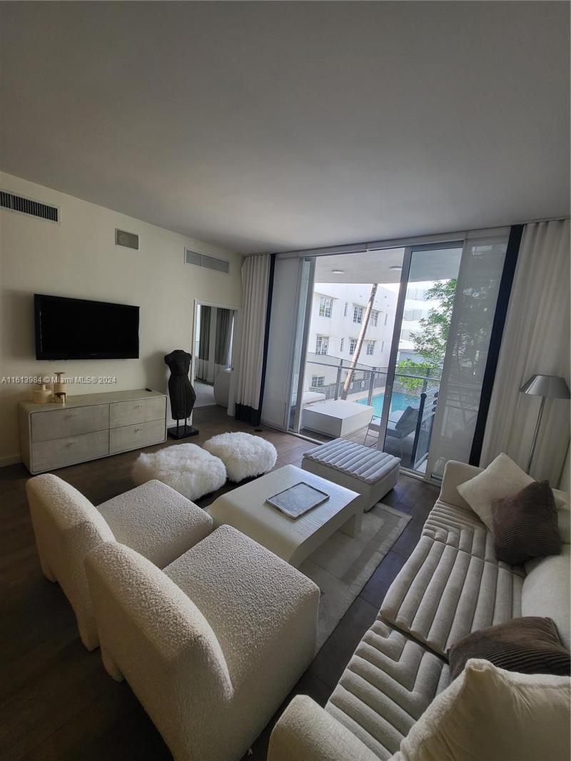 Image for property 2100 Park Ave 211, Miami Beach, FL 33139