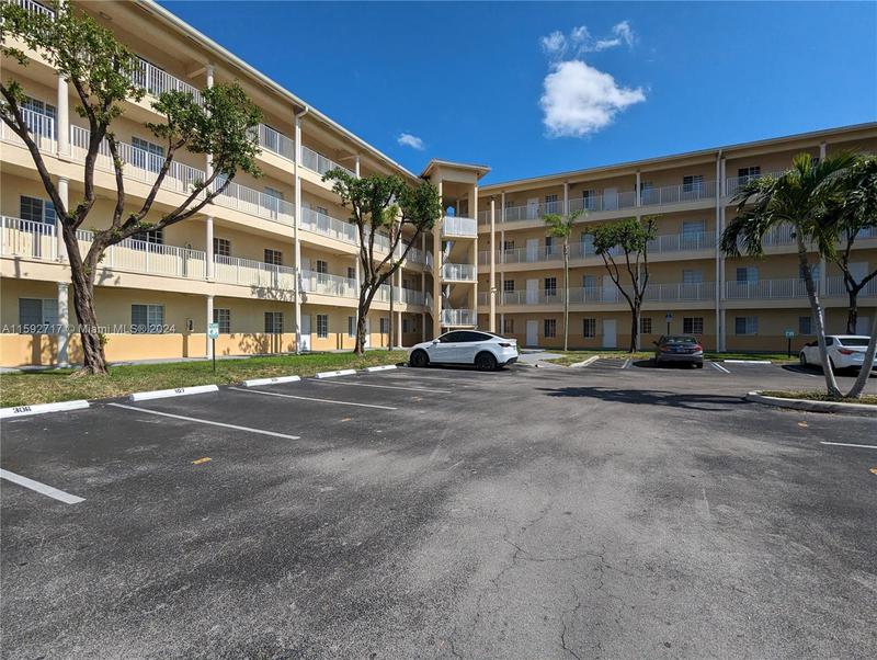 Image for property 6940 179th St 108-7, Hialeah, FL 33015