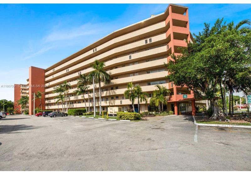 Image for property 1750 191st ST 829, Miami, FL 33179