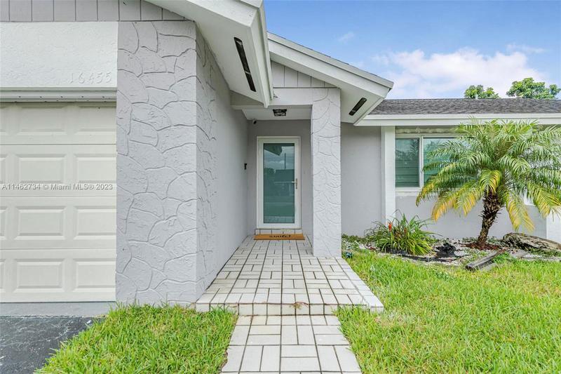 Image for property 16455 299th Dr, Homestead, FL 33033