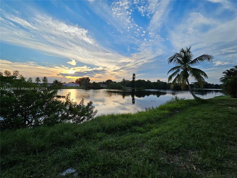 Image for property 2737 24th Ave, Oakland Park, FL 33311