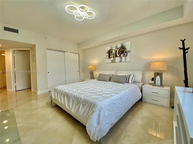 Image for property 19900 Country Club Dr 1220, Aventura, FL 33180