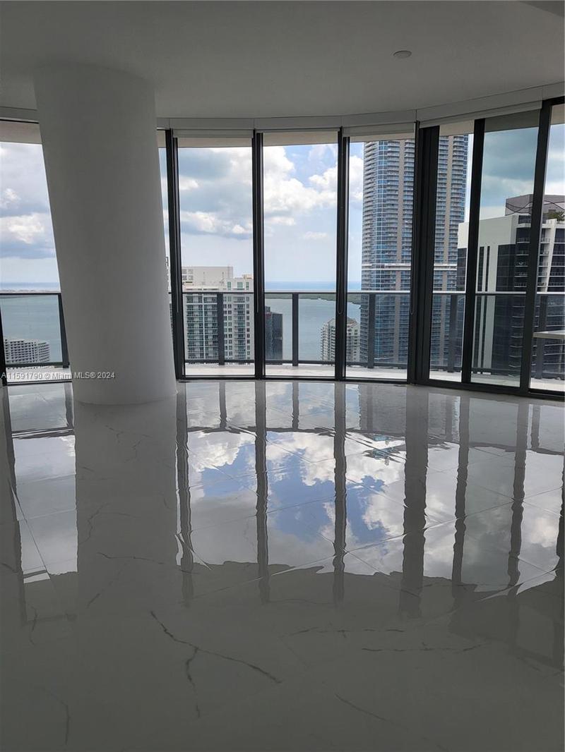 Image for property 45 SW 9th St 4303, Miami, FL 33130
