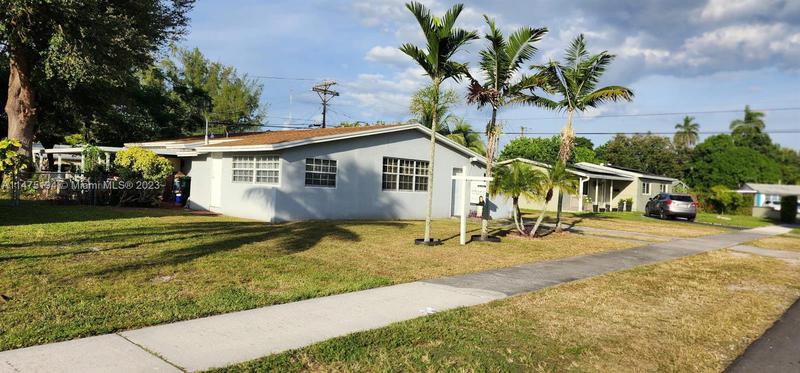 Image for property 1215 186th St, Miami Gardens, FL 33169
