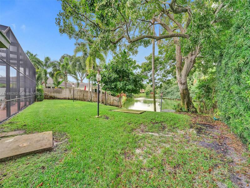 Image for property 3240 36th St, Hollywood, FL 33021