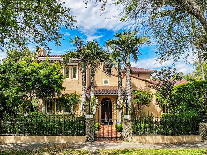 Image for property 225 Alesio Ave, Coral Gables, FL 33134