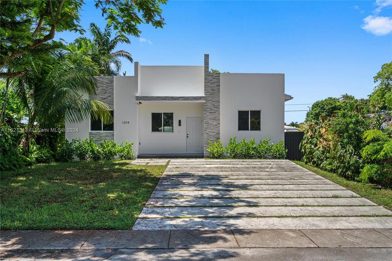 Image for property 1314 181st St, North Miami Beach, FL 33162