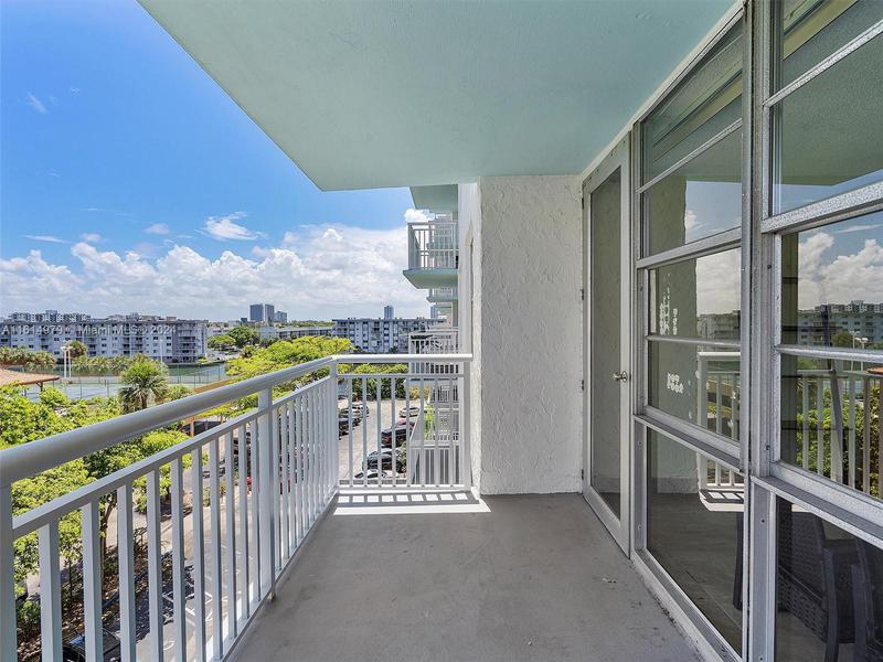 Image for property 301 174th St 610, Sunny Isles Beach, FL 33160
