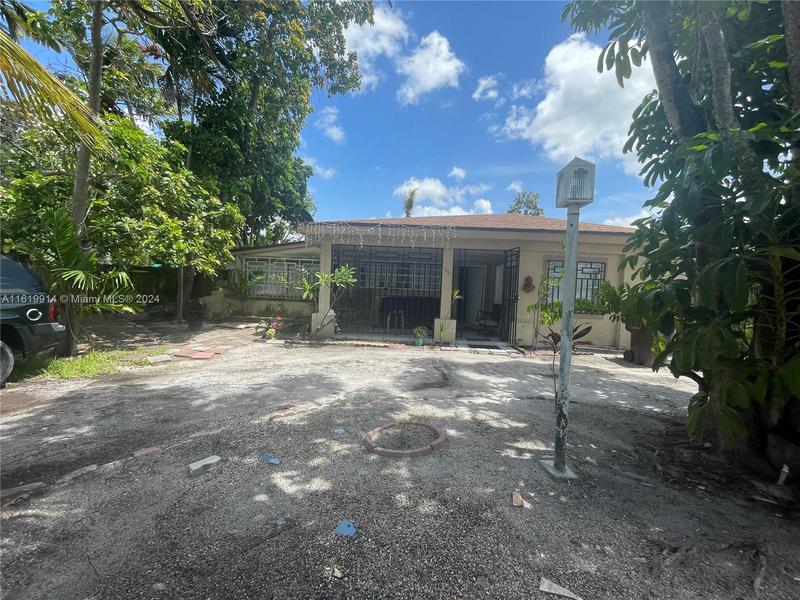 Image for property 590 40th St, Hialeah, FL 33013