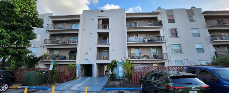 Image for property 5625 20th Ave 215, Hialeah, FL 33012