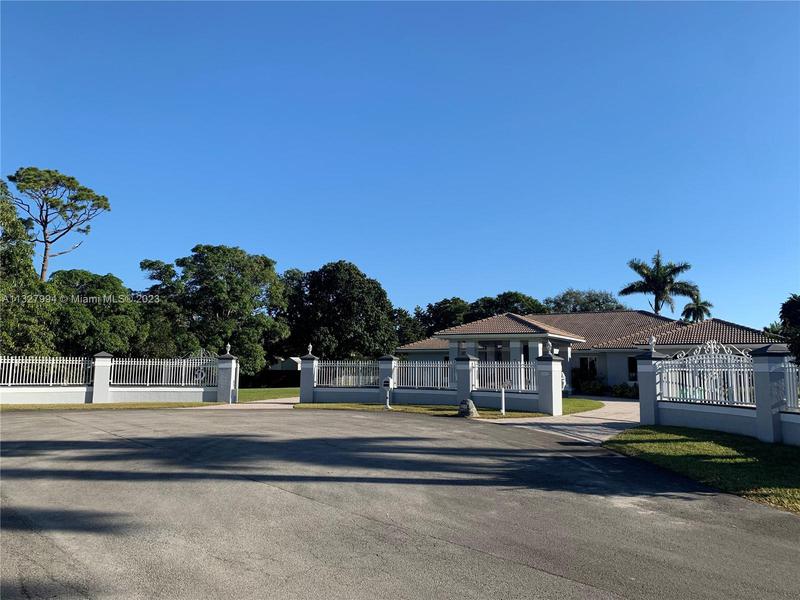 Image for property 7625 75th Ave, Miami, FL 33143